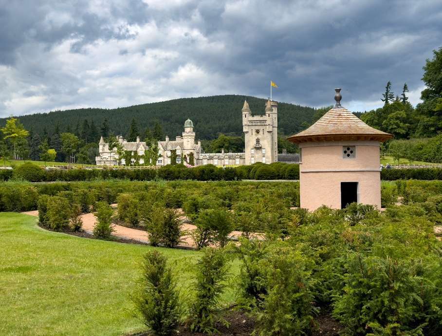 4698116b-bob-holman-balmoral-castle-grounds-24jul24_10pk0j60p80j600600001o